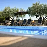 Villa Andrea With Private Heathed Pool