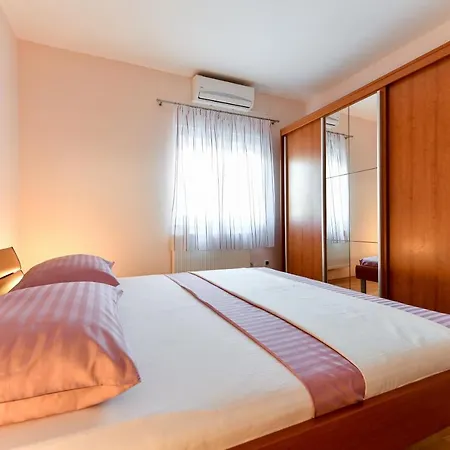 ヴィラ Andrea With Private Heathed Pool