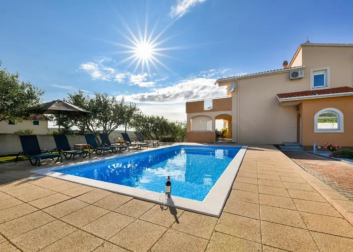 Вилла Andrea With Private Heathed Pool *