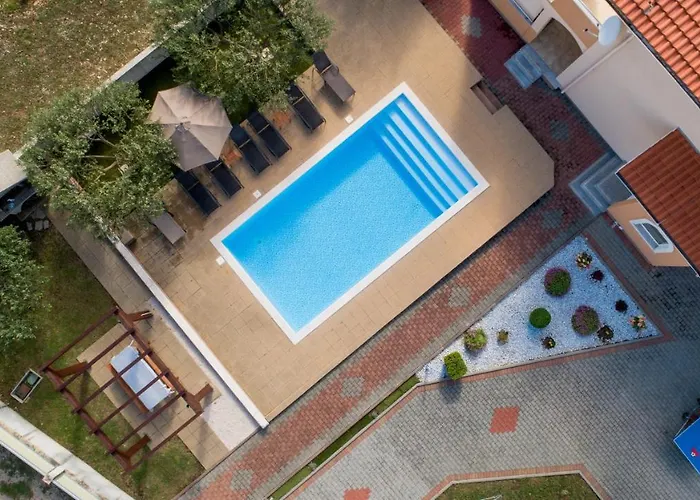 Andrea With Private Heathed Pool * Debeljak