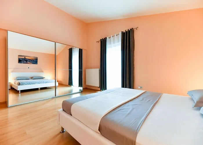 Вилла Andrea With Private Heathed Pool Debeljak