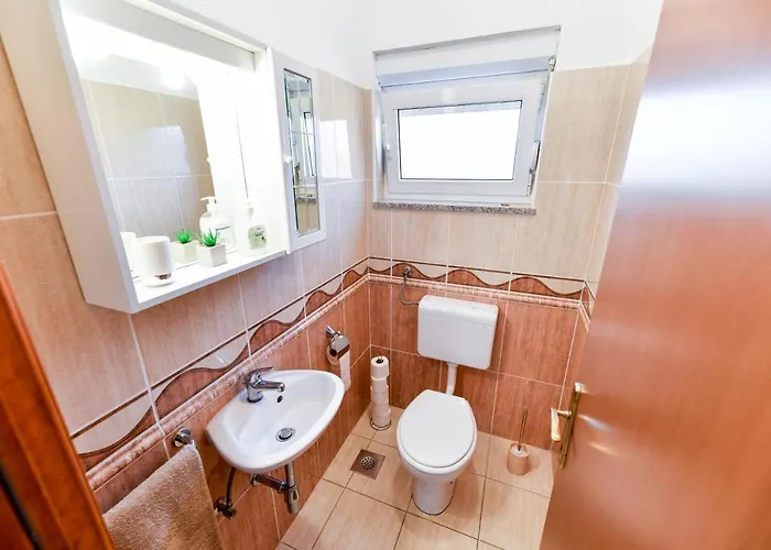 Вилла Andrea With Private Heathed Pool Debeljak