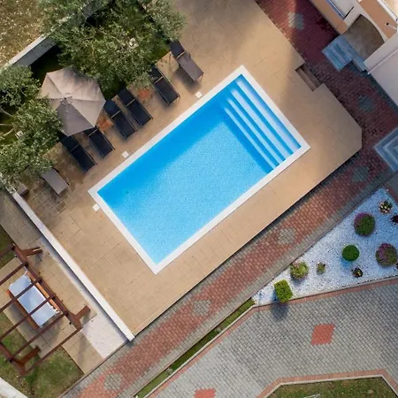 Andrea With Private Heathed Pool * Debeljak