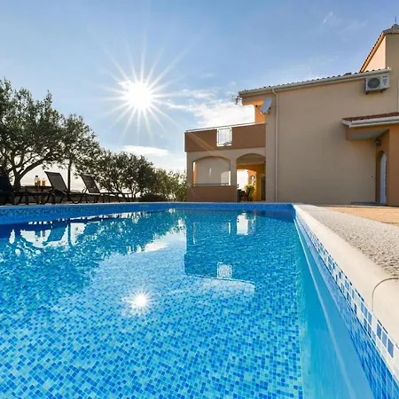 Andrea With Private Heathed Pool Villa Debeljak