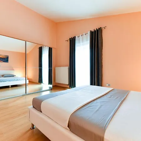 Villa Andrea With Private Heathed Pool Debeljak