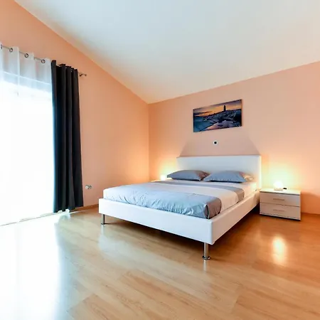 Andrea With Private Heathed Pool * Debeljak