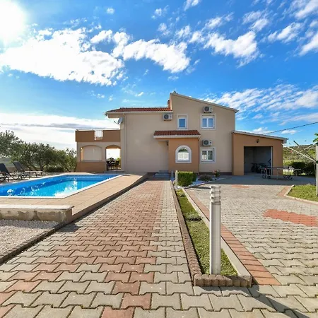 Andrea With Private Heathed Pool Villa Debeljak