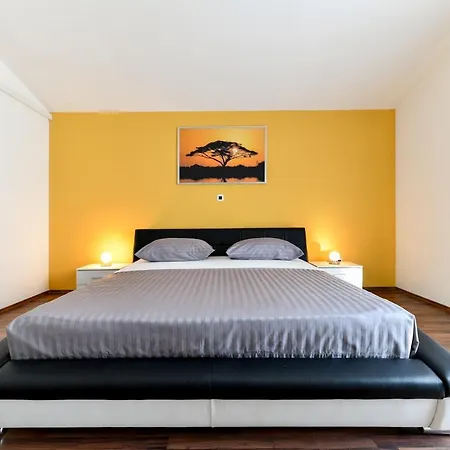 Villa Andrea With Private Heathed Pool *