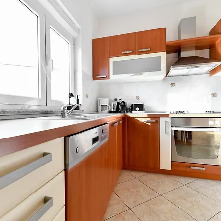 Andrea With Private Heathed Pool *