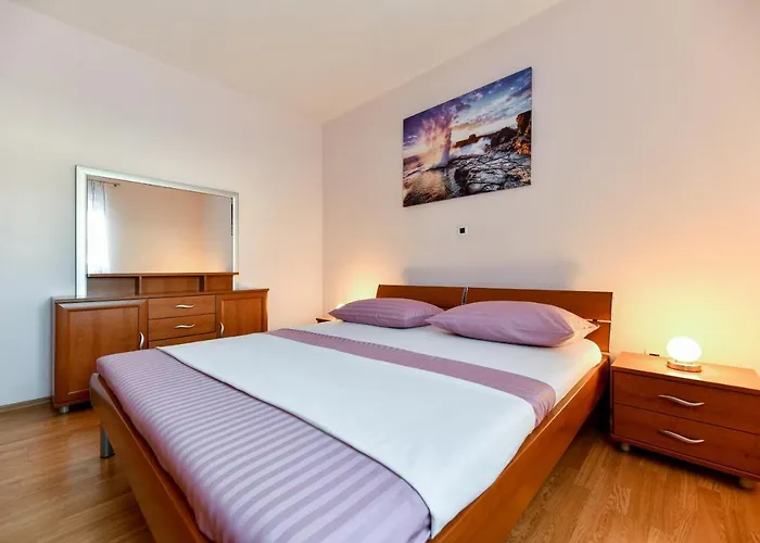 Andrea With Private Heathed Pool Villa Debeljak