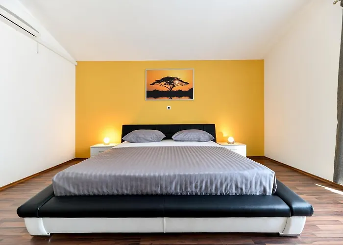 Villa Andrea With Private Heathed Pool *